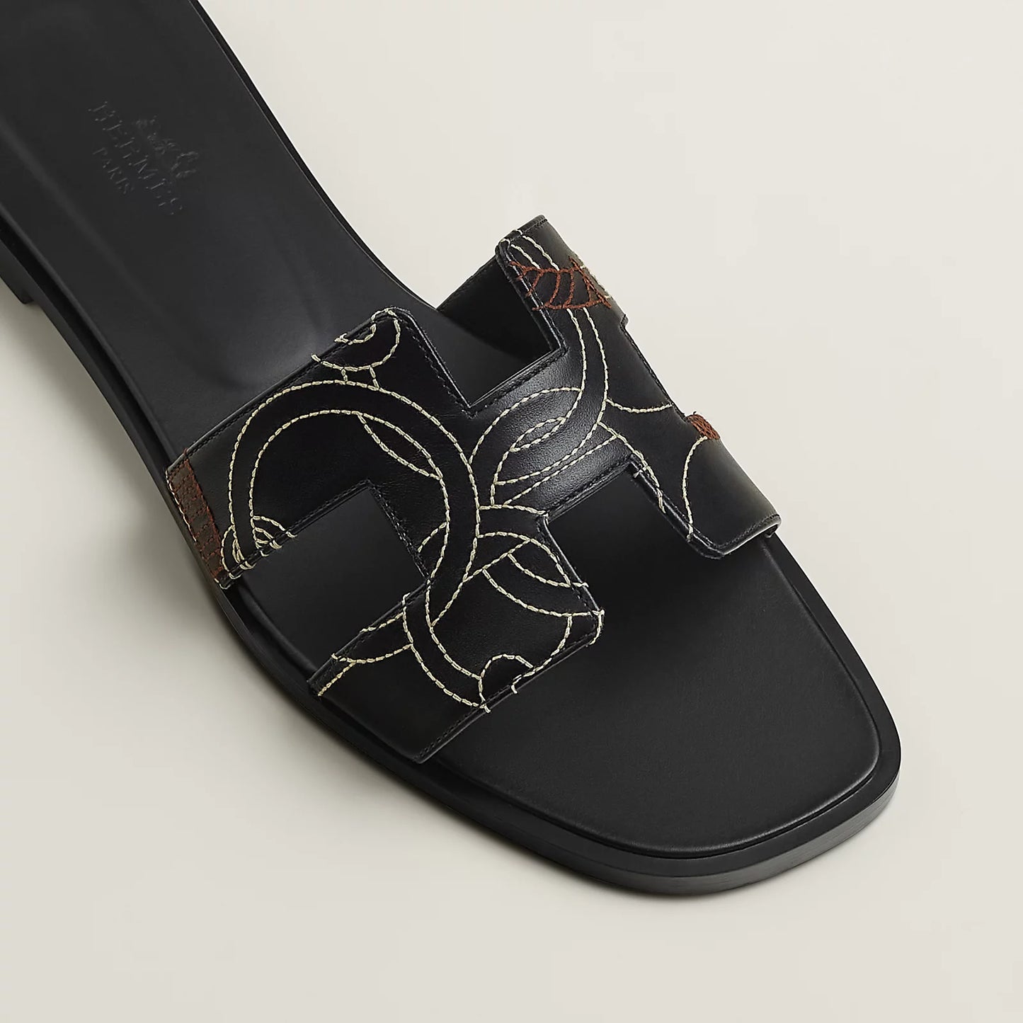 Claquettes Oran - Black Monogram