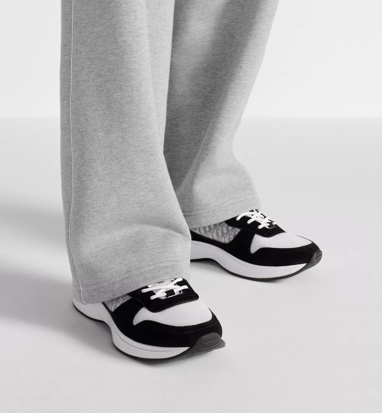 Dior B25 Sneakers Black & White